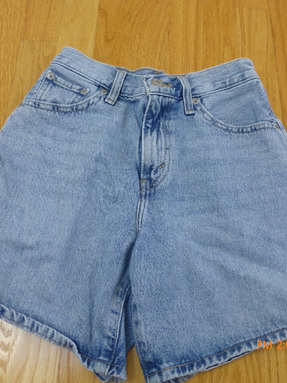 Levis Shorts Women's Size 24 Blue Denim High Baggy Shorts 100% cotton